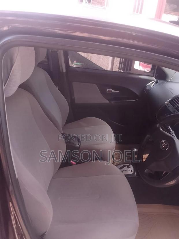 Toyota IST 2009 Purple