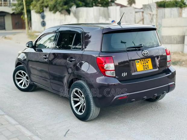 Toyota IST 2009 Brown