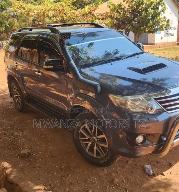 Toyota Fortuner 2015 Gray