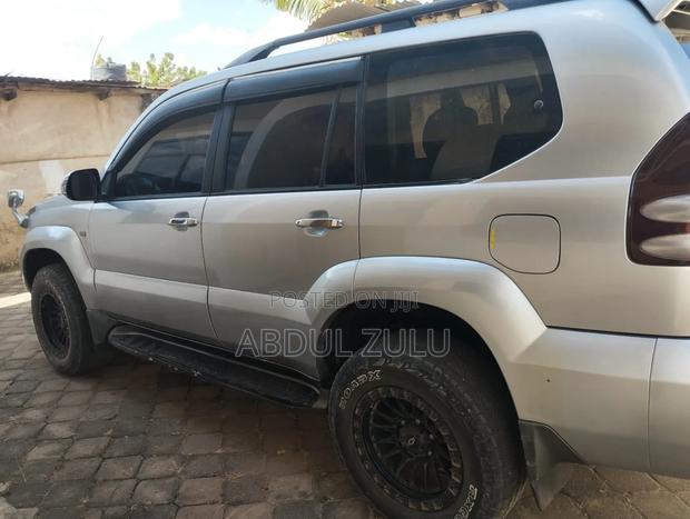 Toyota Land Cruiser Prado 2005 Silver