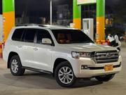 Toyota Land Cruiser 4.5 V8 VXR 2018 White for sale