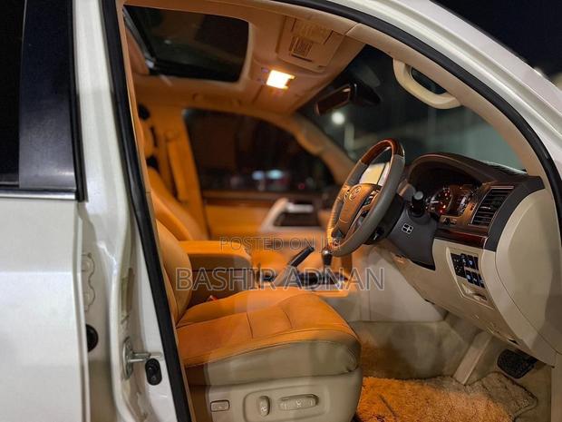 Toyota Land Cruiser 4.5 V8 VXR 2018 White