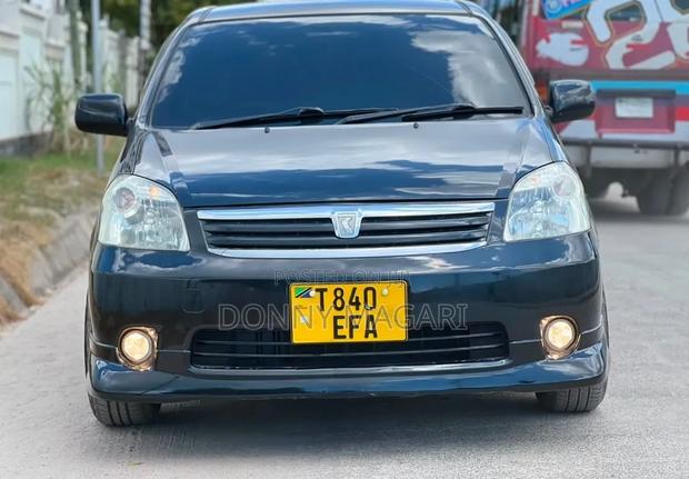 Toyota Raum 2006 Black