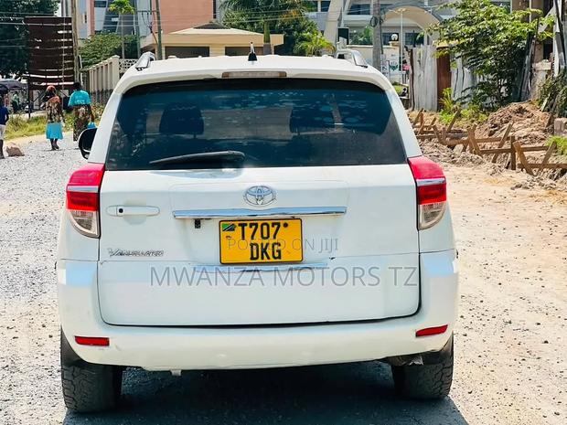 Toyota Vanguard 2008 Off white