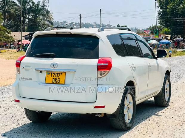 Toyota Vanguard 2008 Off white