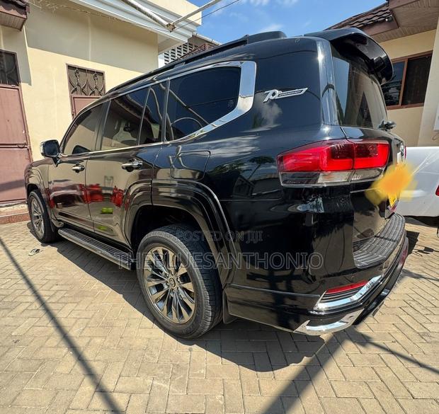 Toyota Land Cruiser 2023 Black