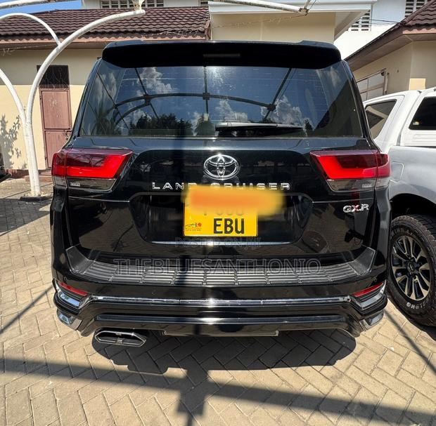 Toyota Land Cruiser 2023 Black