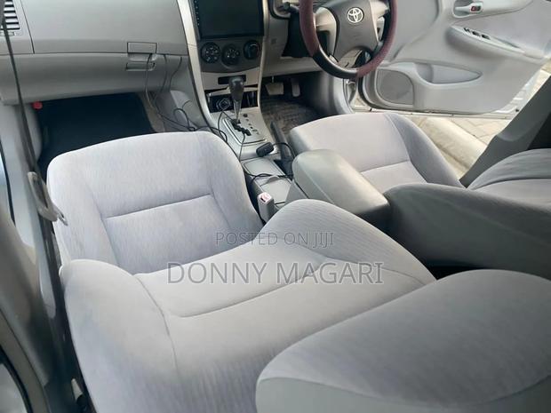Toyota Axio 2010 Silver