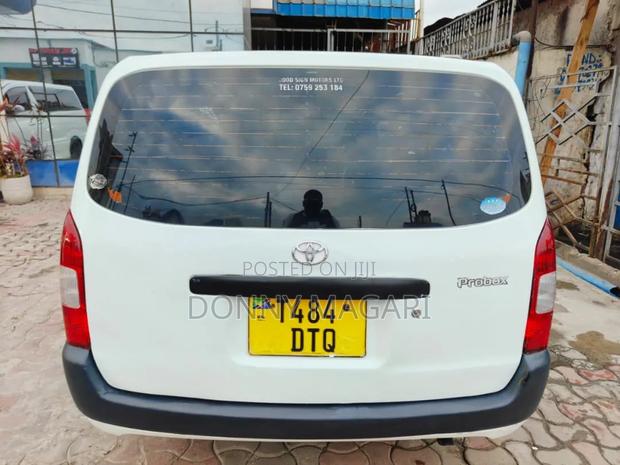 Toyota Probox 2004 White