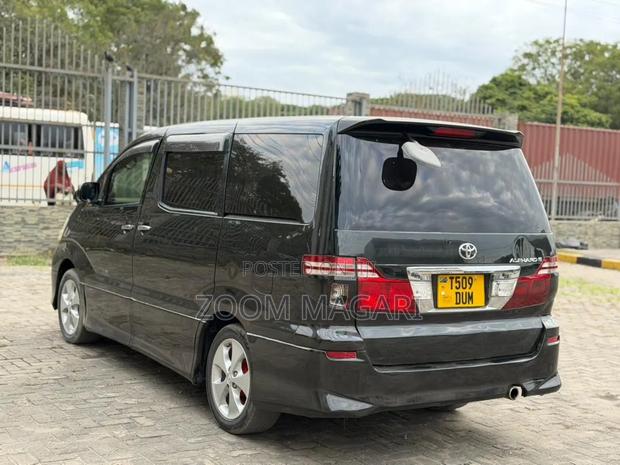 Toyota Alphard 2004 Black