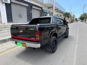 Toyota Hilux 2006 Black for sale