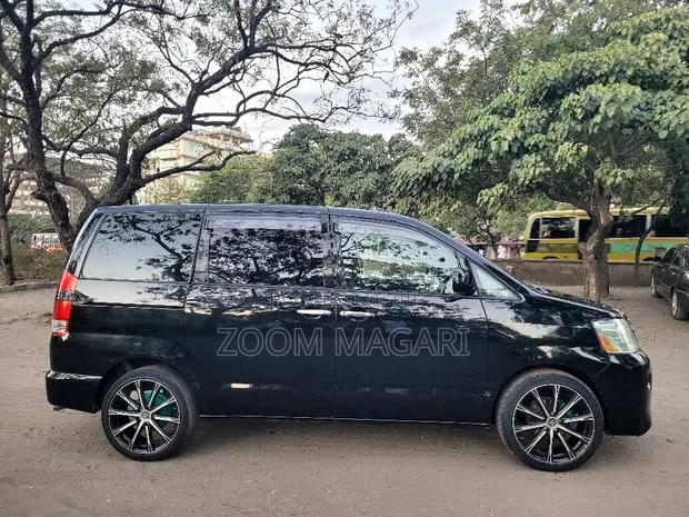 Toyota Noah 2005 Black