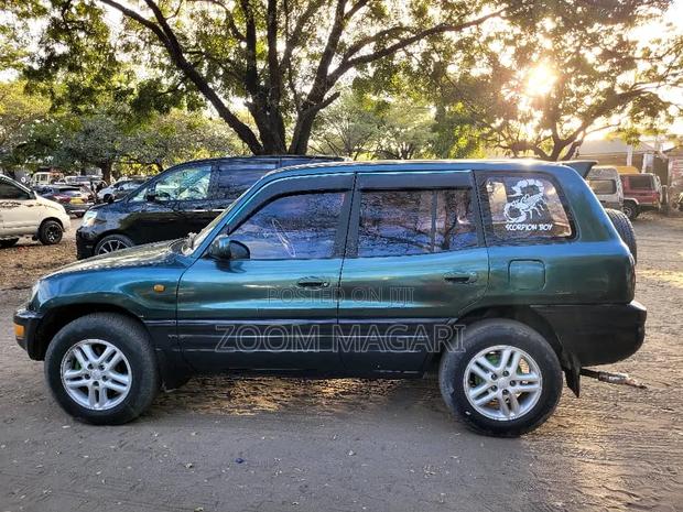 Toyota RAV4 Automatic 2000 Blue