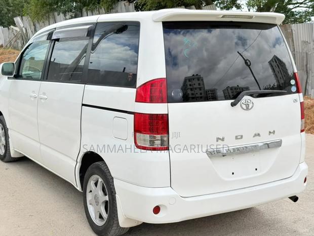 New Toyota Noah 2005 White