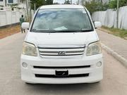 New Toyota Noah 2005 White for sale