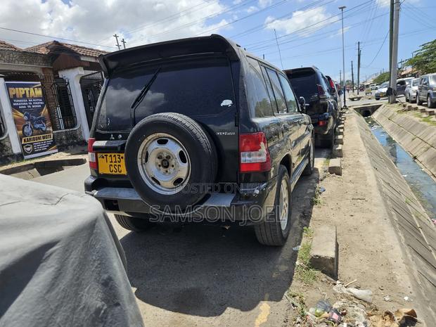 Mitsubishi Pajero 2005 Black