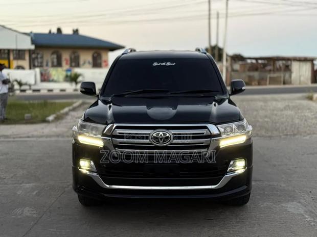 Toyota Land Cruiser 2015 Black