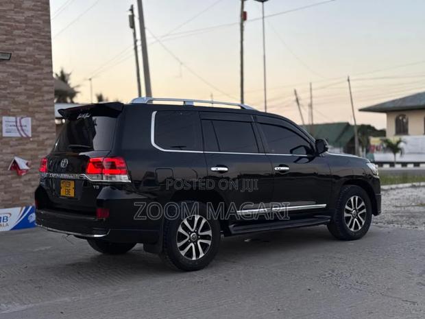 Toyota Land Cruiser 2015 Black