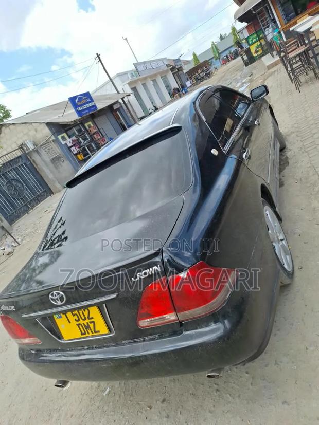 Toyota Crown 2004 Black
