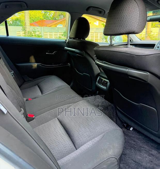 Toyota Crown 2009 White