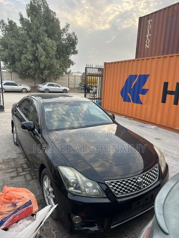 Toyota Crown 2012 Black
