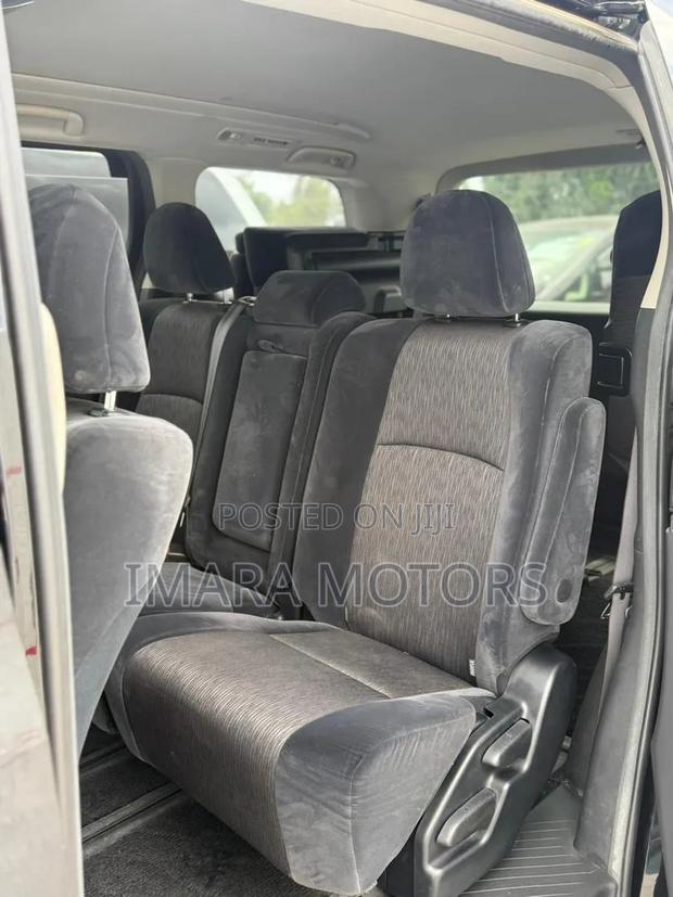 Toyota Noah 2008 Gray