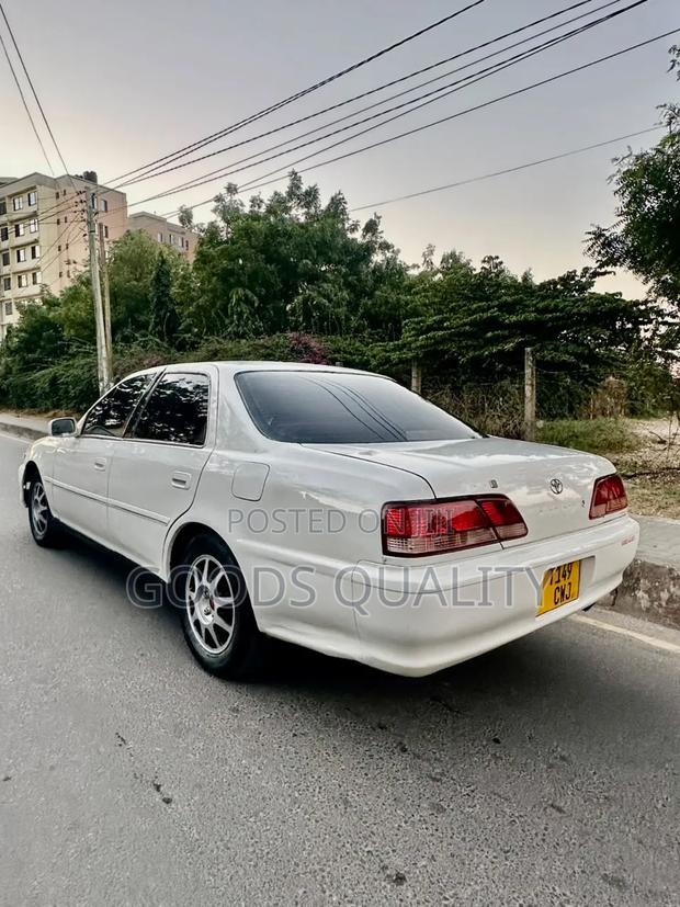 Toyota Cresta 2012 White