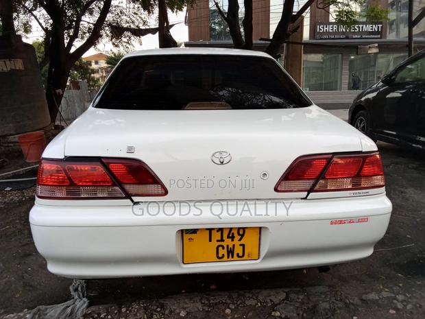 Toyota Cresta 2012 White