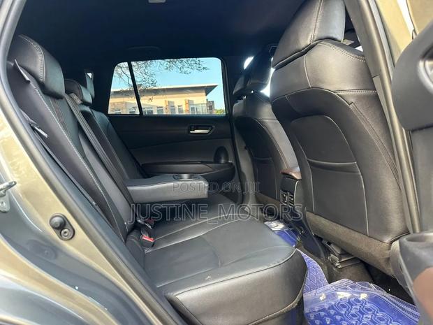 Toyota Corolla Cross 2025 Gray