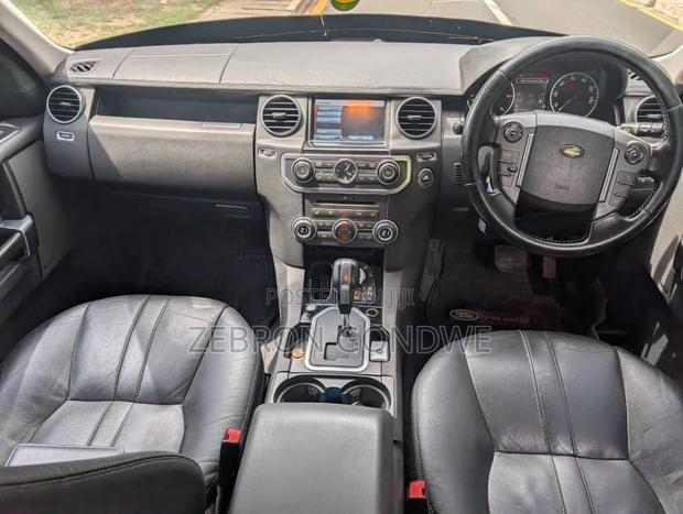 Land Rover Discovery 2010 Black