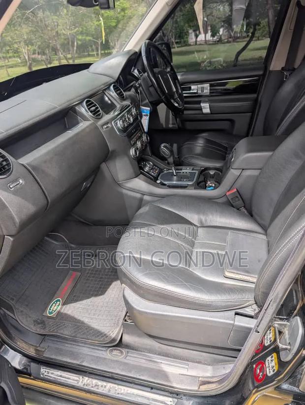 Land Rover Discovery 2010 Black