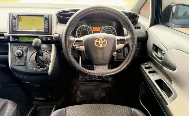 Toyota Wish 2009 Blue