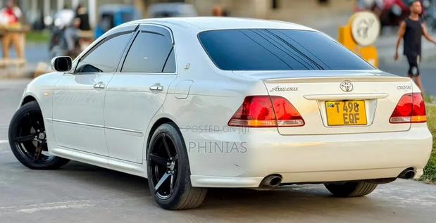 Toyota Crown 2007 White