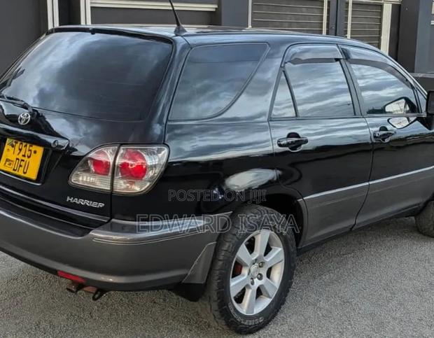 Toyota Harrier 2004 Black