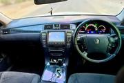 Toyota Crown Royale 2005 White for sale