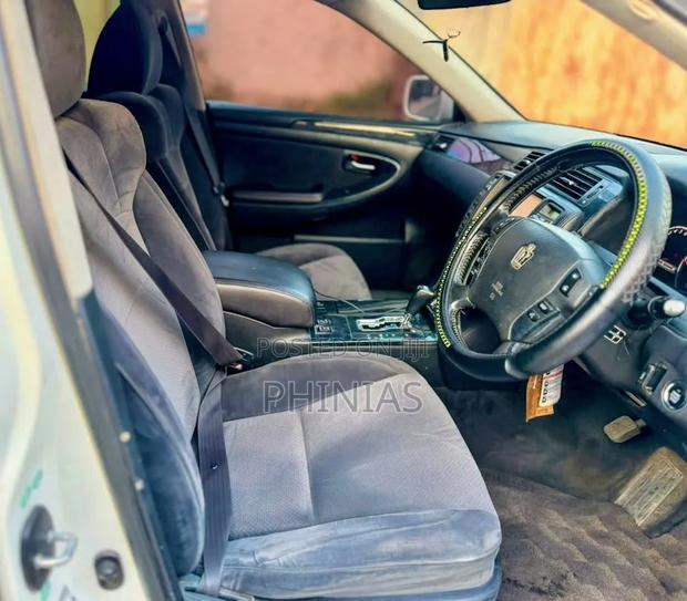 Toyota Crown Royale 2005 White
