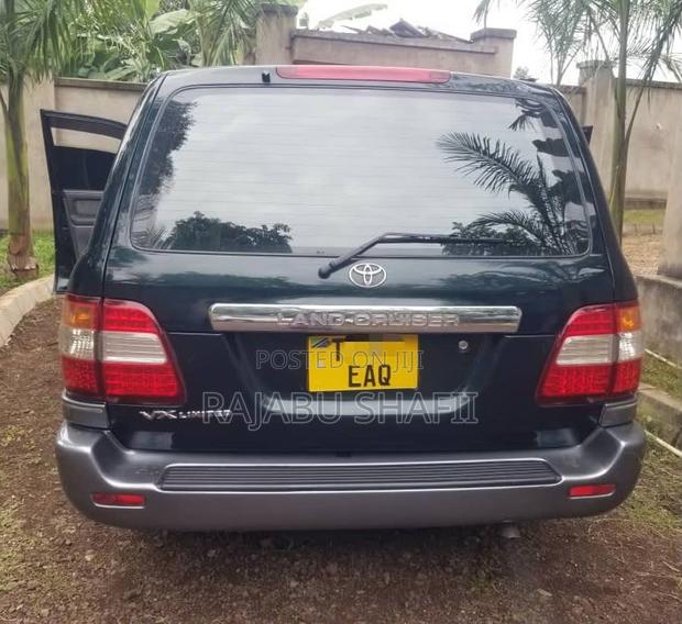 Toyota Land Cruiser HDJ 100 2003 Gray