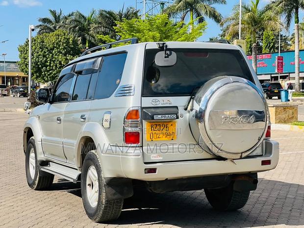 Toyota Land Cruiser Prado 1997 Beige