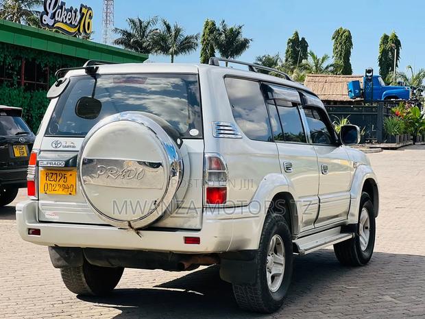 Toyota Land Cruiser Prado 1997 Beige