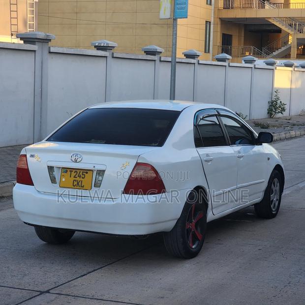 Toyota Corolla 2004 White