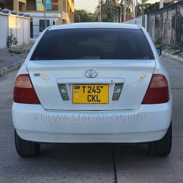 Toyota Corolla 2004 White