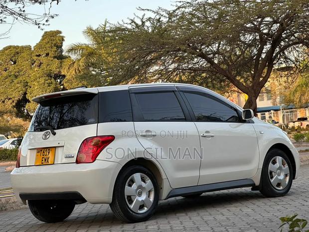 Toyota IST 2003 White