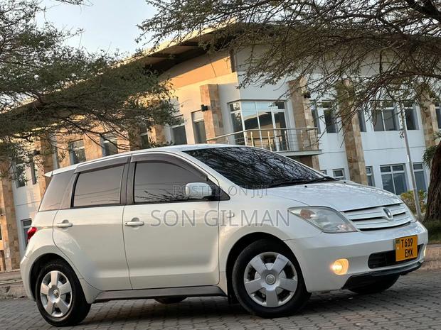 Toyota IST 2003 White