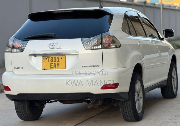 Toyota Harrier 2.4 2010 White