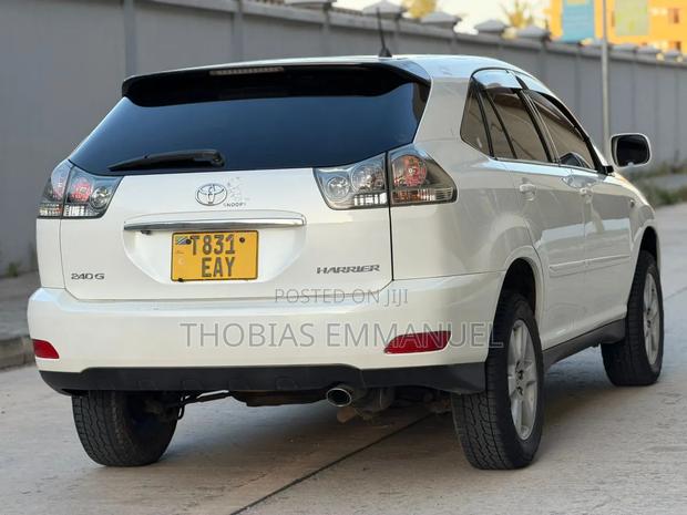 Toyota Harrier 2004 White