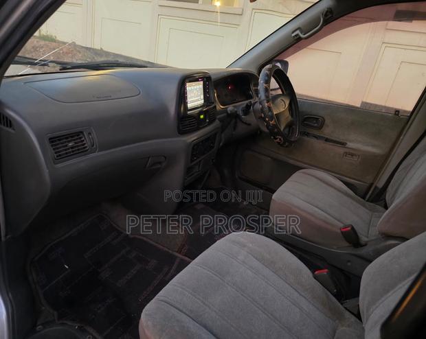 Toyota Noah 2.0 AWD (8 Seater) 2001 Silver