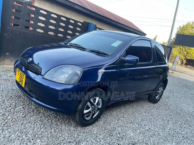 Toyota Vitz 2003 Blue
