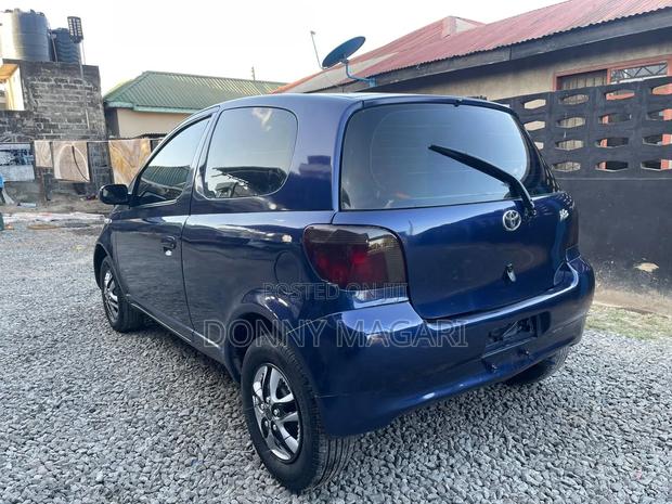 Toyota Vitz 2003 Blue