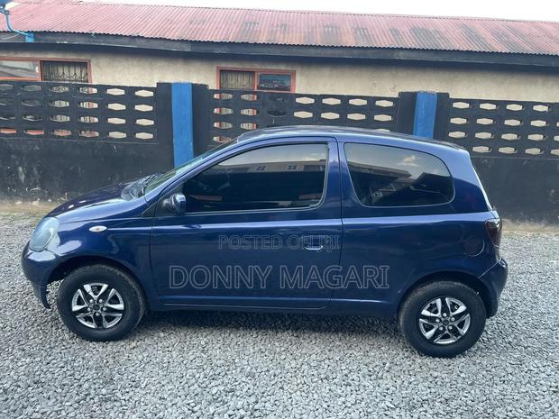 Toyota Vitz 2003 Blue