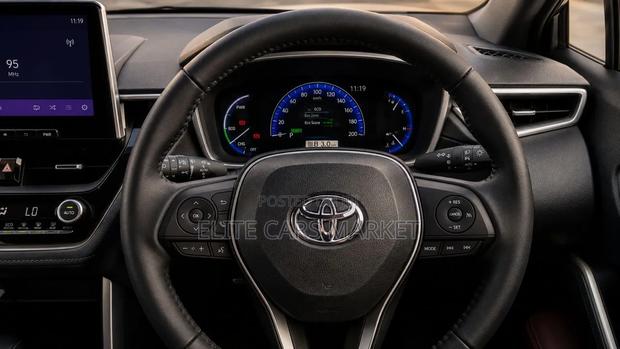 Toyota Corolla Cross 2025 Gray